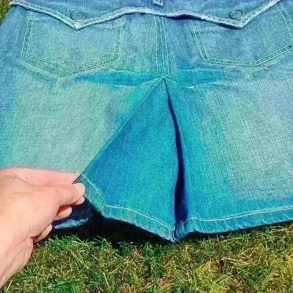 Y2K BCBGirls denim skirt size 2 - Picture 12 of 16